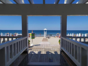 Splendid location on the sea Lago Patria